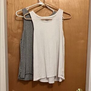 Old Navy Women's Tank Tops - White and Gray